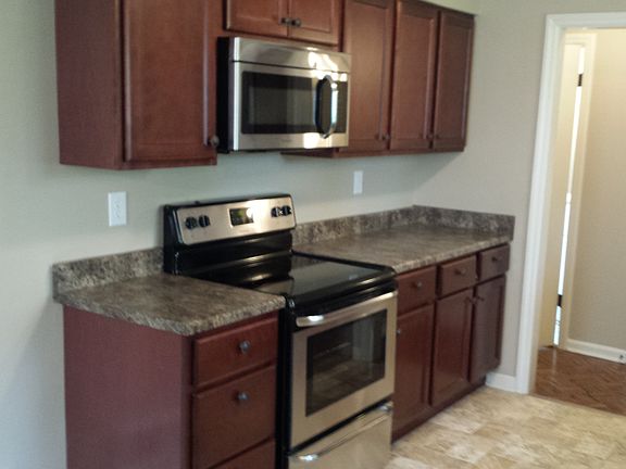 2nd image of 502 NW Woodbine Ave