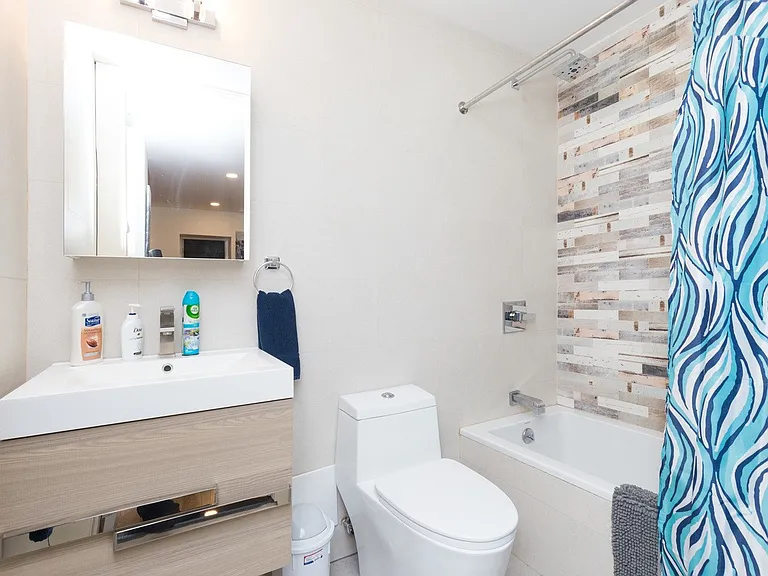 2038 5th Ave #1B — Photo 6