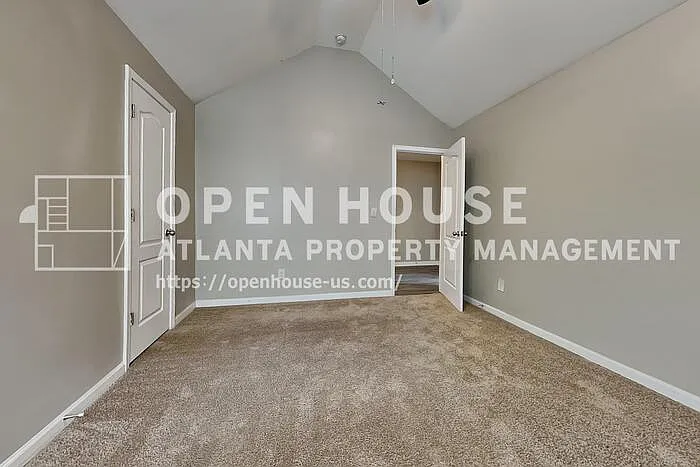 3947 Rosebud Park Dr — Photo 16