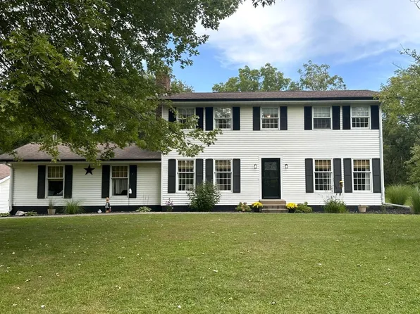 761 310th St, New Windsor, IL 61465