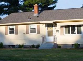 17 Barre Cir, Chicopee, MA 01013