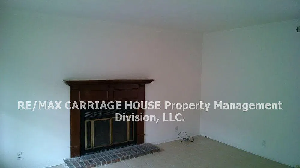 1322 Quail Valley Rd — Photo 3
