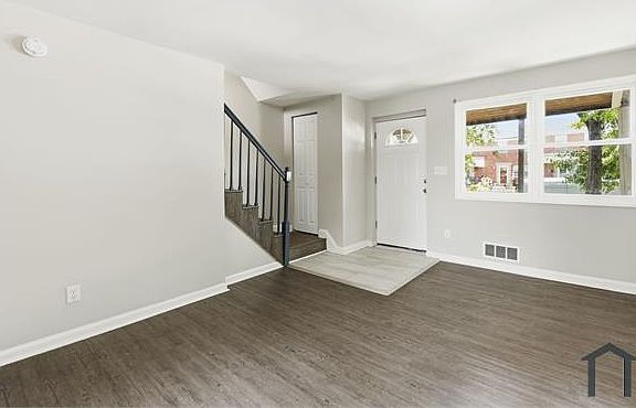 2nd image of 7836 Eastdale Rd