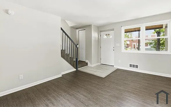 7836 Eastdale Rd — Photo 2