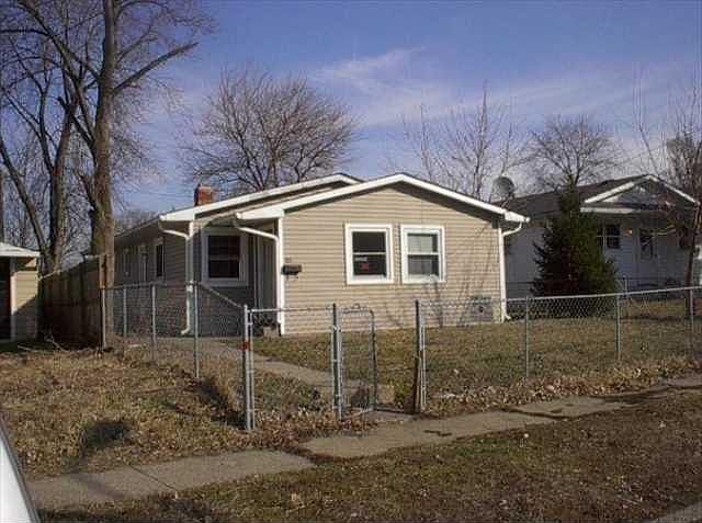 1st image of 3114 E Newton Ave