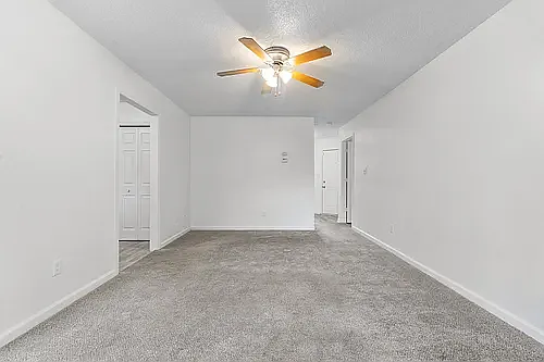Skyside Landing Apartments — Photo 32