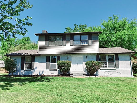 3rd image of 2937 Edge Moor Dr