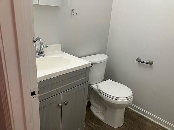 5th image of 315 Elmwood Dr #315
