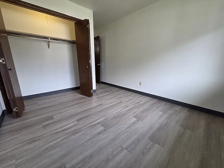 1057 W Cecil St #4 — Photo 22