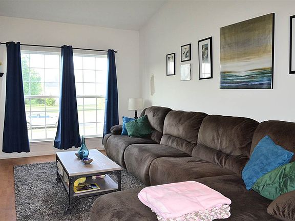 3rd image of 3857 Nathan Ln