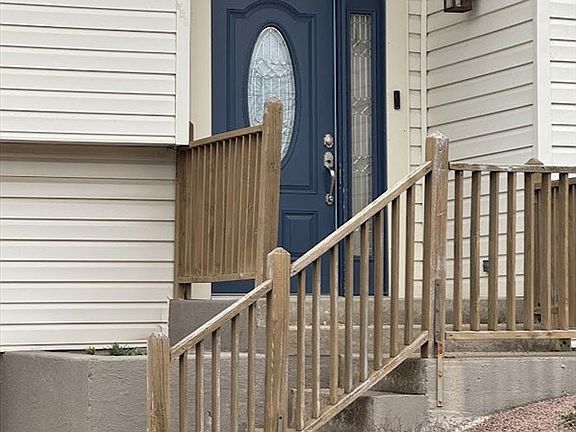 2nd image of 706 Sunset Hills Dr