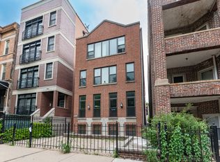 900 W Roscoe St APT 3, Chicago, IL 60657