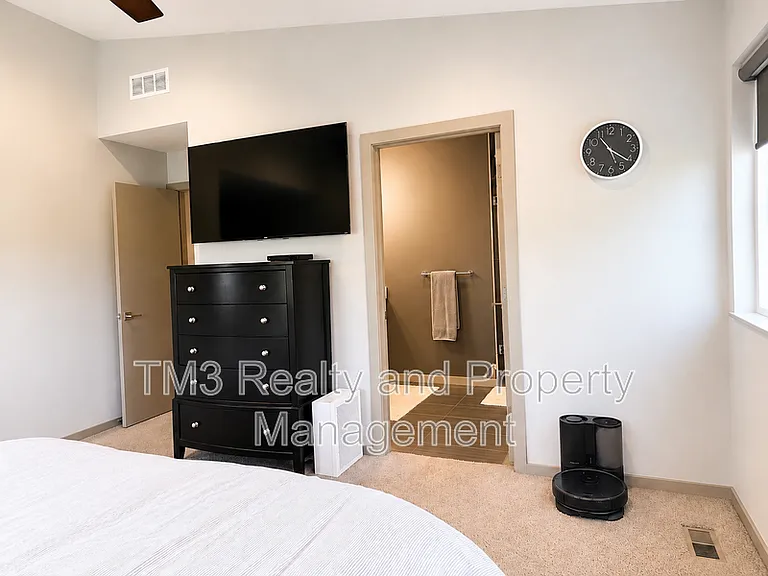 2436 Forest Ave — Photo 30