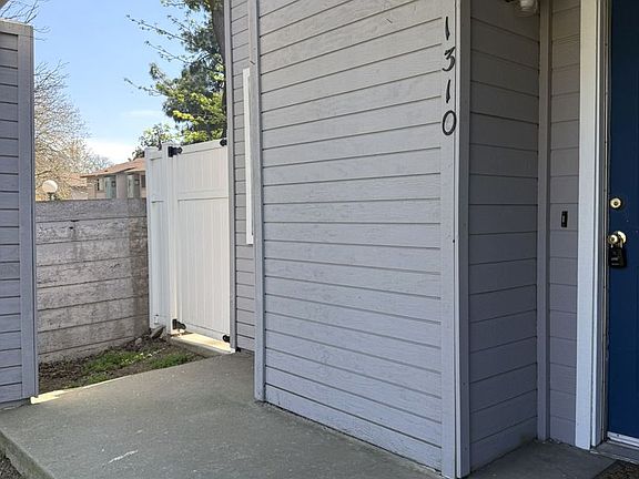 3rd image of 1310 Loughborough Dr #1310