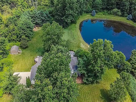 3rd image of 655 Messina Dr