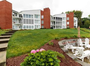 10660 N Southshore Dr, Syracuse, IN