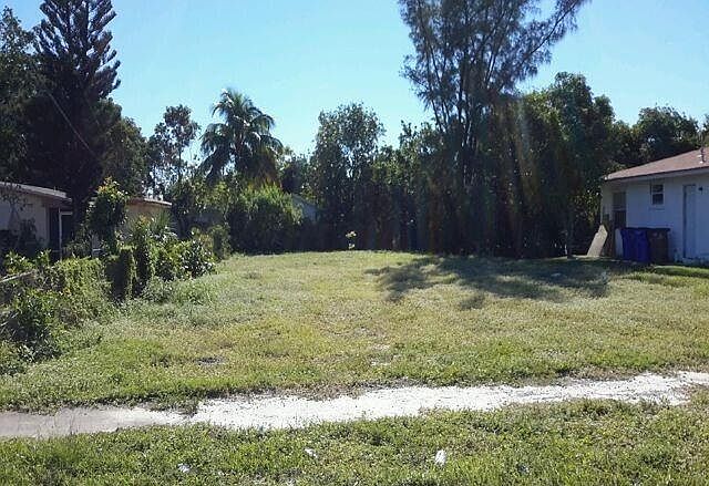 1st image of 174 SW 5TH Street