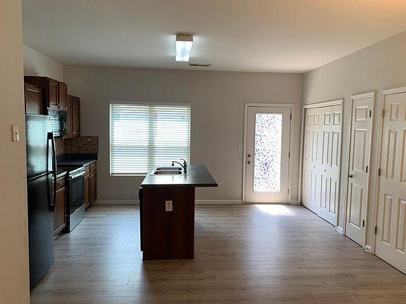 3rd image of 2707 Valley Green Dr
