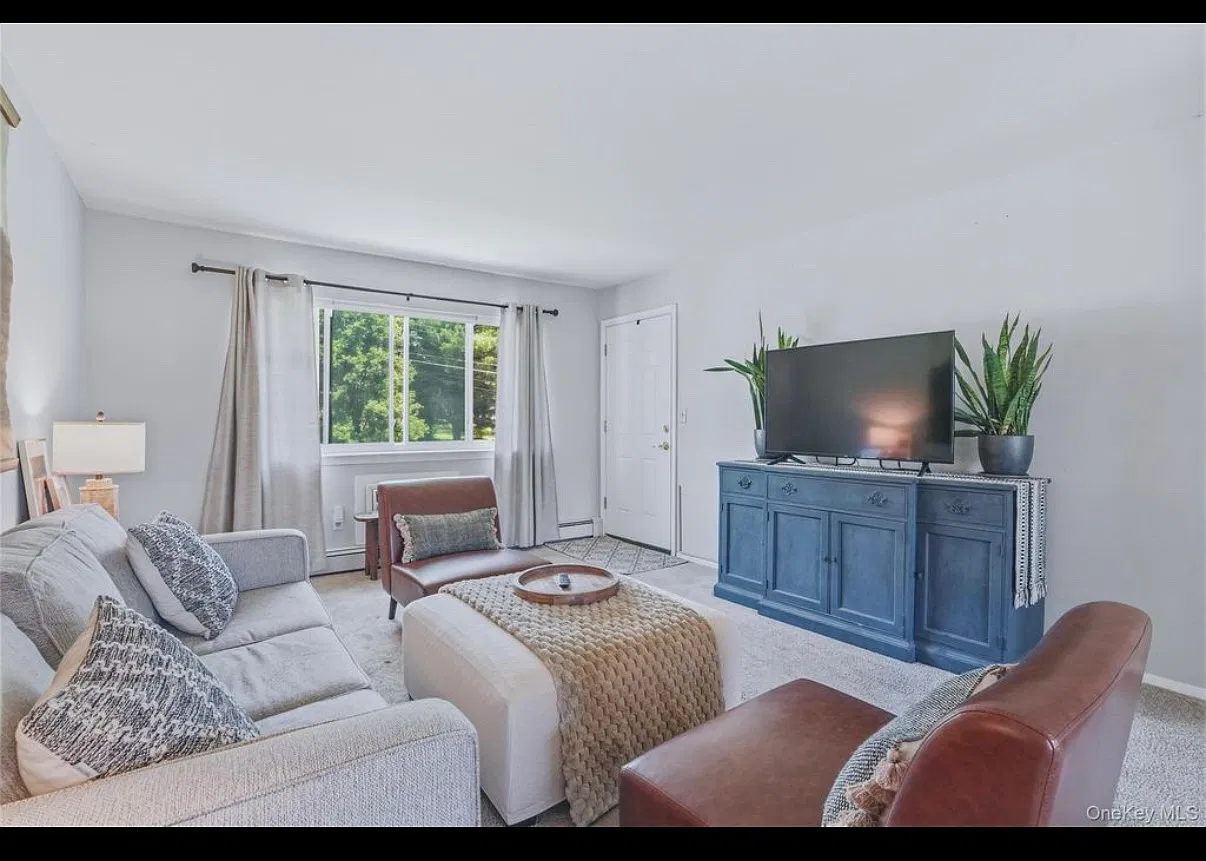 2 bed, 1.5 bath, 960 sqft, $2,500 — Photo 2