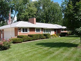 4th image of 4600 Silverwood Dr