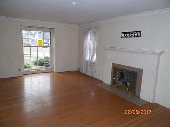 2nd image of 5934 Carrollton Ave