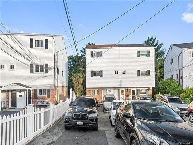 1st image of 42 Elissa Ln