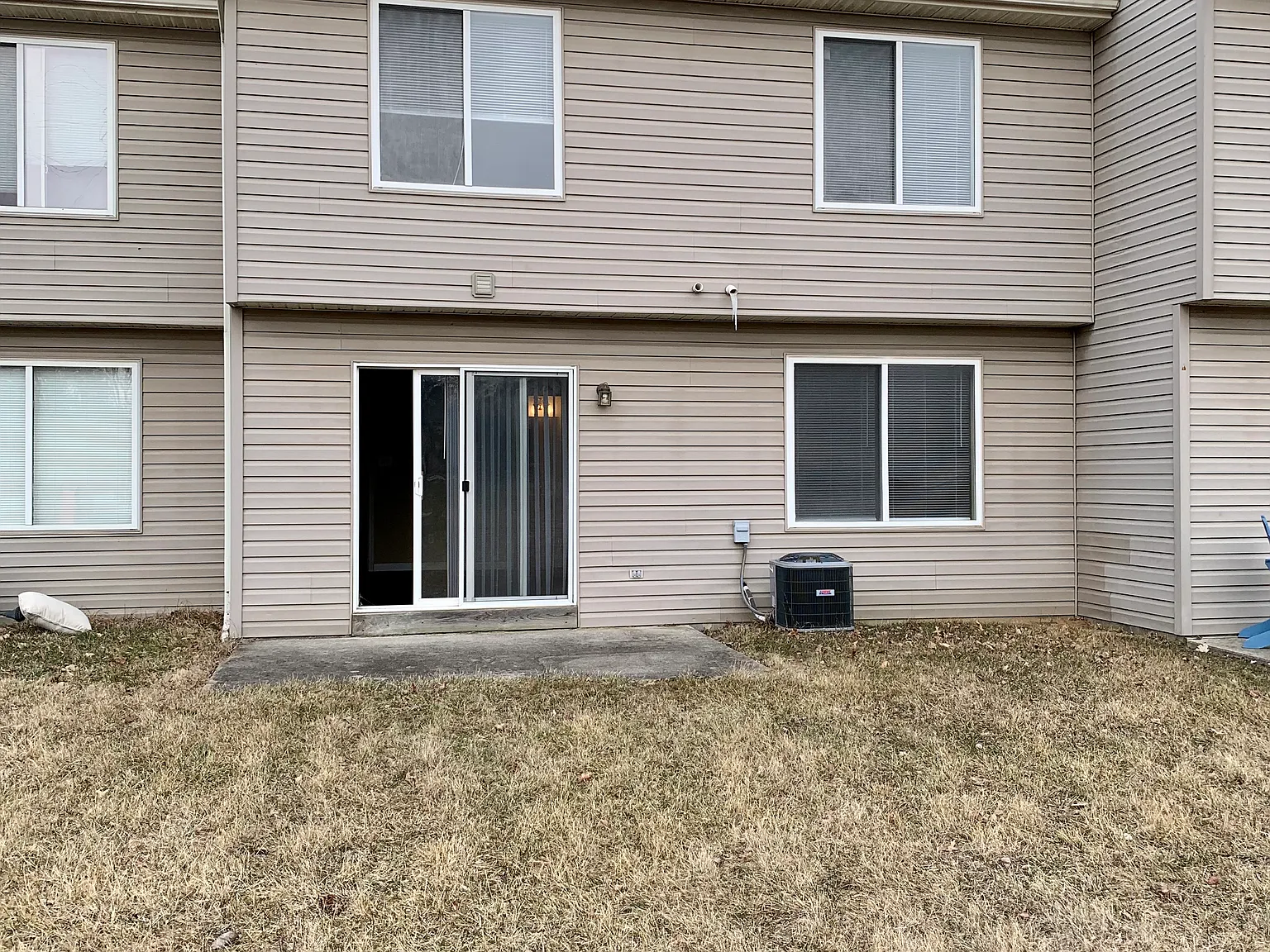 2 bed, 1266 sqft, $2,100 — Photo 2