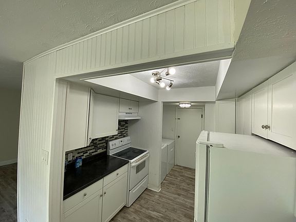 3rd image of 9799 Independence Dr #2D