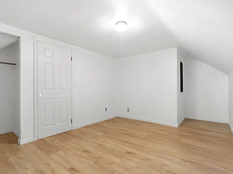 18601 Harlan Dr — Photo 22