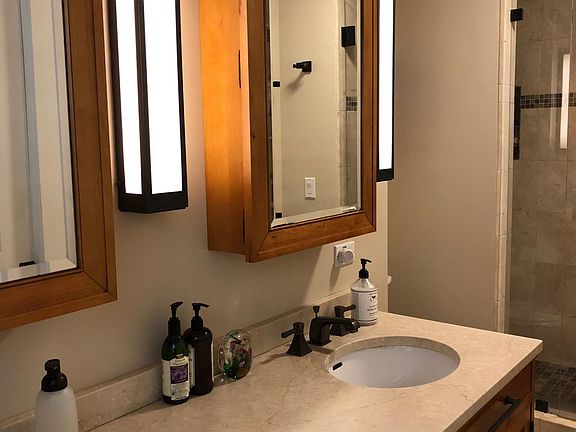 5th image of 1264 Mills St