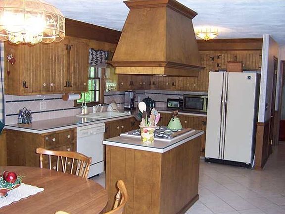 5th image of 62 Countryside Dr