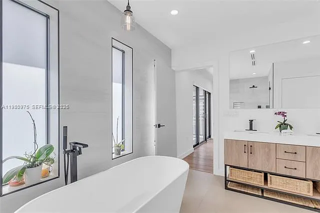 2029 SW 62nd Ave — Photo 23