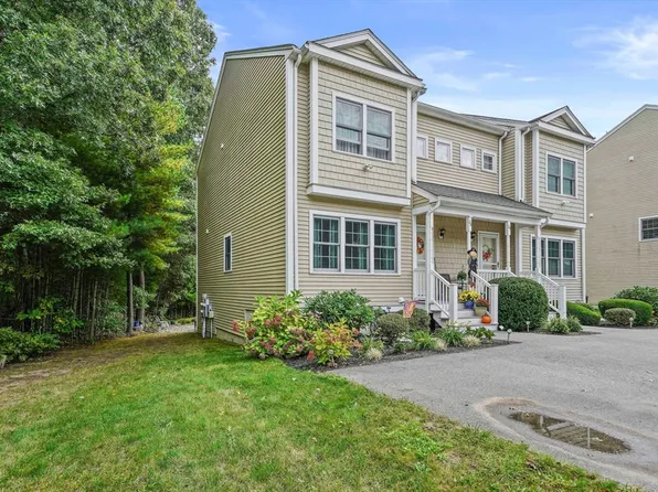 26 Great Cedar Dr #26, Hanson, MA 02341