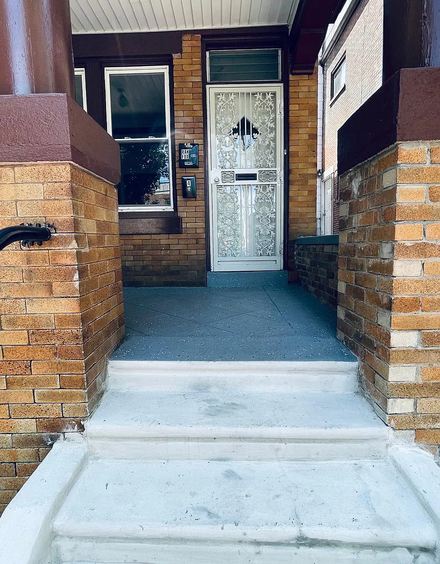 2 bed, 750 sqft, $1,200 — Photo 2