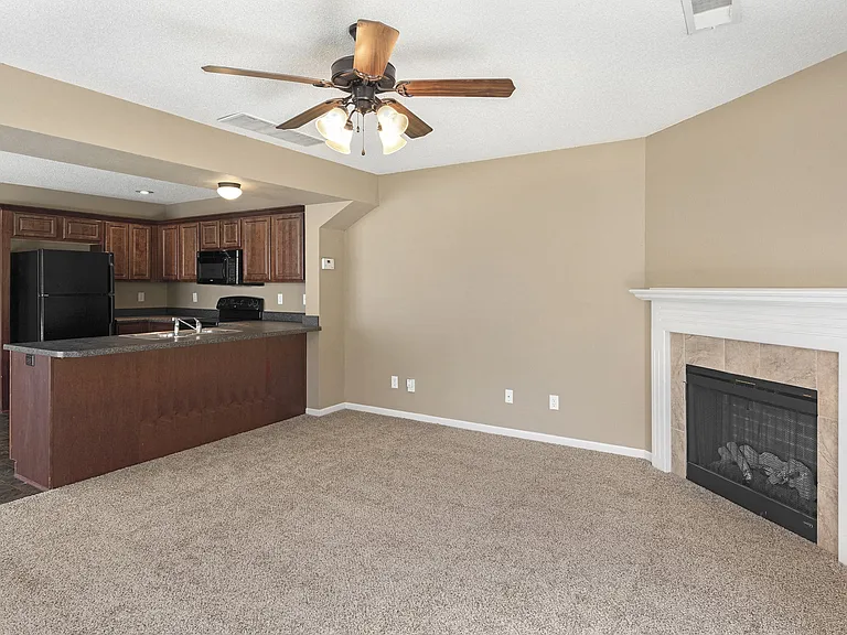 Bennington Park Townhomes — Photo 93
