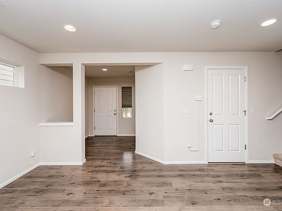 5th image of 10579 190th Street E