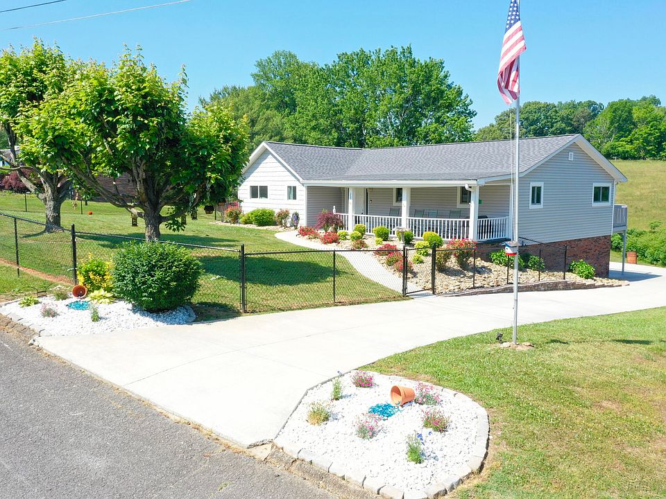 1st image of 2696 Lakemont Cir