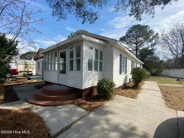 3625 S Walnut Street, Farmville, NC 27828