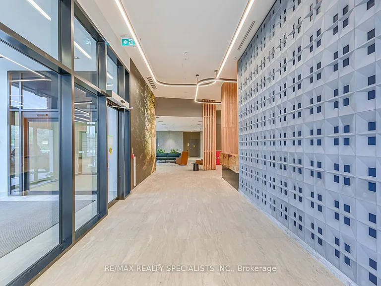 2485 Eglinton Ave W #1018 — Photo 2