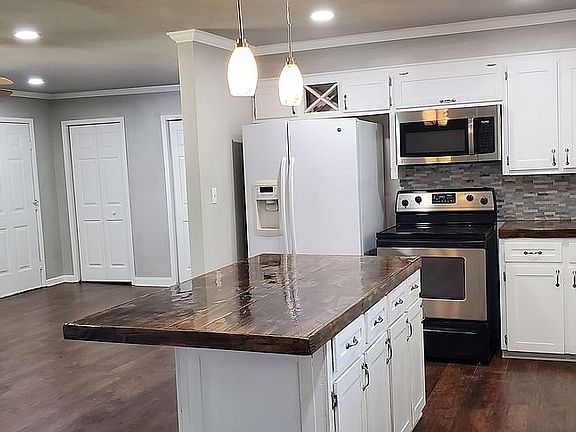4th image of 4855 Madison 2035