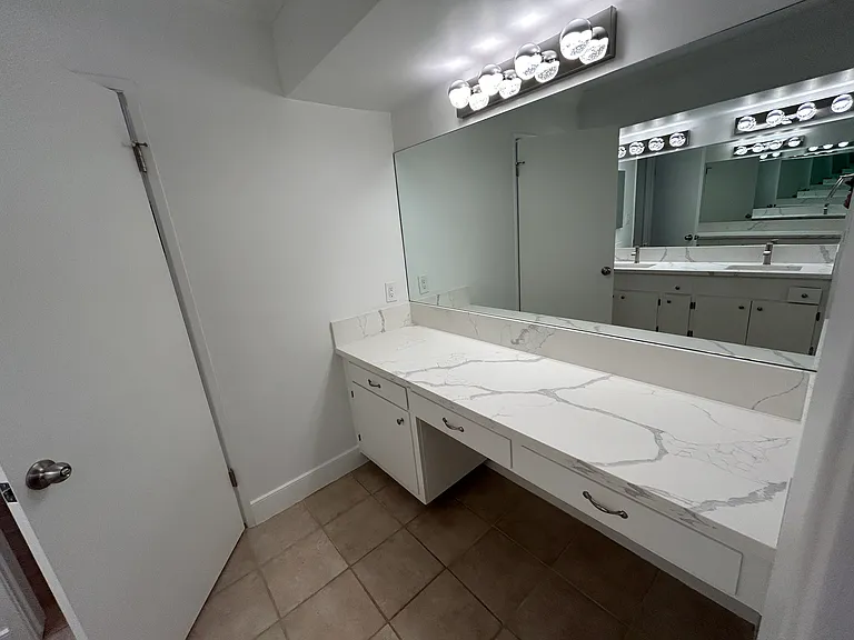 616 N Flores — Photo 12