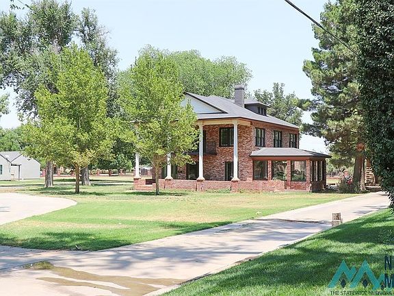 3rd image of 1403 S Sunset Ave