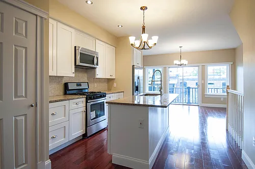 6 Rockledge St #B Photo 1
