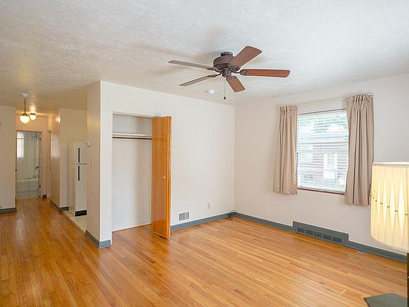 2nd image of 2600 W B St