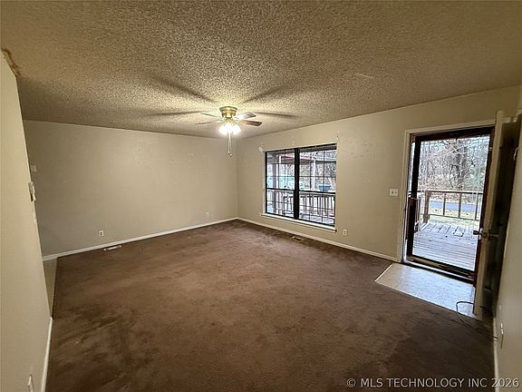 3rd image of 205 W Ragan St