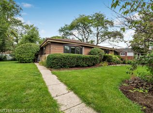 570 Kingman Ln, Hoffman Estates, IL 60169