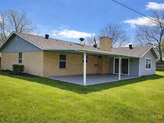 2nd image of 1708 Redwood Dr