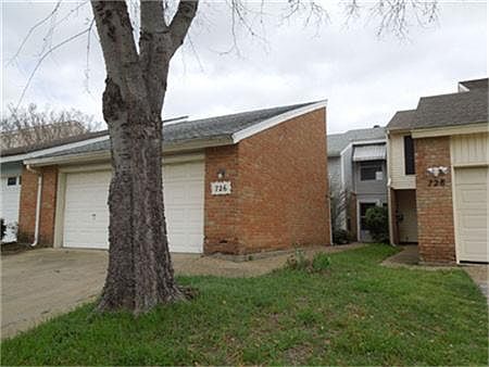 1st image of 726 Carriage Way