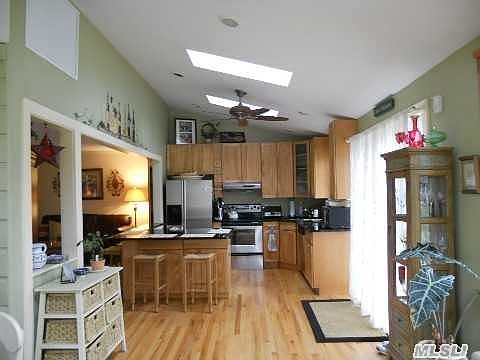 5th image of 305 Fassbender Ave