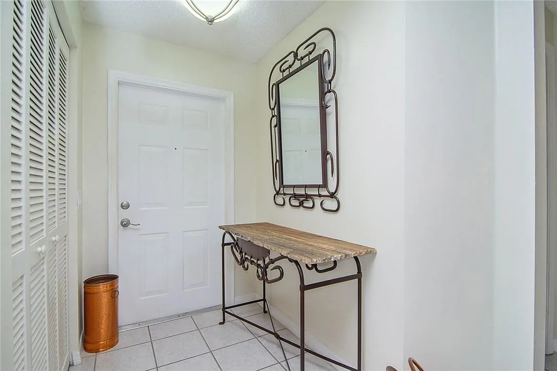 2 bed, 2.0 bath, 1208 sqft, $3,000 — Photo 3